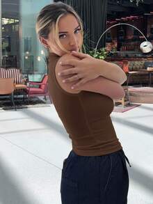 Jeta Ari Women's Slim Fit Turtleneck Sleeveless Bodycon Tank Top