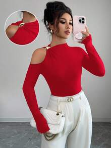 Gloray Camiseta feminina de manga comprida, cor sólida, justa, sexy, com decoração de metal, vazada, ombro de fora