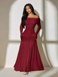 SHEIN PETITE فستان أنيق وأنيق بأكمام طويلة أحادية الكتف، مع تطريز شبكي متباين، وذيل غير متماثل، وقصة طويلة جدًا مرنة للغاية وضيقة - عنابي اللون - مشاهدة 1