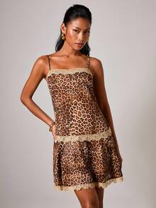 COSMINA فستان قصير بحمالات رفيعة مزين بالدانتيل بطبعة نمر، صيفي، فستان بطبعة فهد - متعدد الألوان - مشاهدة 1