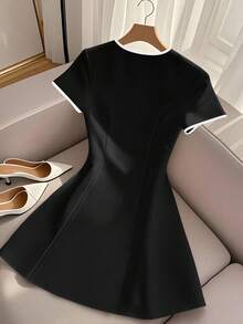 Resyla 女士优雅时尚拼色 V 领高腰喇叭迷你连衣裙 - 黑色 - 查看 2