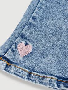 SHEIN Quần ống loe ôm sát bằng vải denim xanh dương, thêu hình trái tim màu hồng cho bé gái, thích hợp cho mùa thu, mùa đông, phong cách thường ngày và thời trang cho kỳ nghỉ, kiểu dáng thập niên 2000, quần jean denim Halloween, Giáng sinh, quần ống loe denim cho bé. - Rửa nhẹ - Xem 4