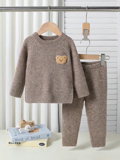 SHEIN Playful Pals 2 件套新生男童休闲舒适柔软套头毛衣和毛衣裤套装，适合居家、户外、运动、春秋冬
