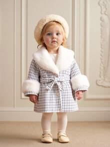 SHEIN Áo khoác tay dài cổ lông giả màu trắng thanh lịch cho bé gái, họa tiết kẻ caro đen trắng thoải mái, mùa thu/đông - Đen và trắng - Xem 1