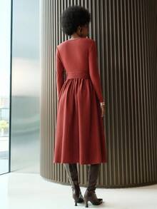 Lumivelle 女士时尚通勤针织和梭织拼接宽腰带日间扣装饰长袖修身 A 字连衣裙 - 紅木色 - 查看 3