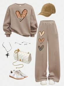 SHEIN 少女宽松休闲爱心印花简约舒适圆领长袖卫衣和裤子套装 - 杏色 - 查看 1
