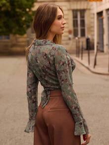 lacRébo بلوزة ملفوفة مطبوعة بالزهور الخضراء مع ربطة عنق وخصر مربوط وأكمام طويلة مفلطحة للخريف والشتاء
