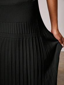 COSMINA Women's Solid Color Elastic Waist Pleated Super Long Casual Knit Midi Skirt, Autumn/Winter Black Pleated Skirt Elegant Skirt - Black - View 6