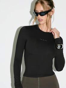 KIZN Seamless Long Sleeve Crew Neck Fitted Top Form Hugging Essential Basic Fall Winter Layering Silhouette Minimalist Everyday Staple Wardrobe - Black - View 4