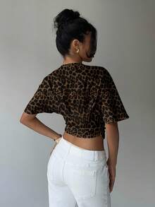 Aloruh Áo thun nữ tay ngắn cổ chữ V sâu, xếp ly, họa tiết da báo, gợi cảm, phong cách retro hiện đại, phù hợp cho mùa thu, áo thun họa tiết da báo, áo kiểu Y2K, mùa xuân, thanh lịch. - Nhiều màu - Xem 4