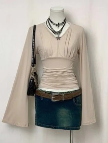 EgrlEra 女式纯色 V 领喇叭袖褶皱修身时尚 T 恤 - 米色 - 查看 1