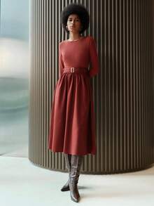 Lumivelle 女士时尚通勤针织和梭织拼接宽腰带日间扣装饰长袖修身 A 字连衣裙 - 紅木色 - 查看 4