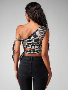 MISSGUIDED Tie Dye Print Crop Top One Shoulder Design Sleeveless Bralette Summer Festival Casual Party Asymmetric Cut Butterfly Sleeve Club Wear Contemporary Fashion Statement