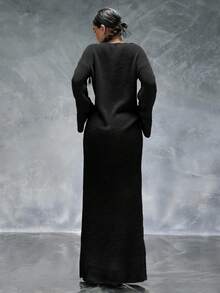 CasuGlow Casual Deep V Neck Solid Color Plain Pattern Drop Shoulder Double Cuff Oversize Fit Cozy Maxi Knitted Dress For Winter Daily Styles - Black - View 2