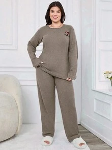 EURMUSE 2Pcs Plus Cotton Heart Embroidery Detail Long Sleeve Shirt And Long Bottoms PJ Set