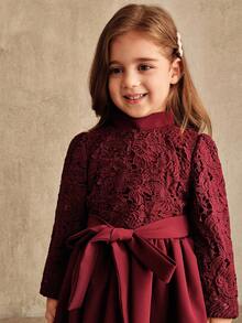 SHEIN Christmas Kids Dress, Partywear ,Santa Dress , New Years Dress, Christmas Children's Girls' Princess Dress Red Water Soluble Cloth Embroidered Waist Strap Bow Dress Long Sleeve Dress Gorgeous Dress Dress Parent Child Dress Autumn/Winter New Clothes For Kids Winter Winter Fall Haut Christmas Party Dress Winter Clothes - Burgundy - View 6