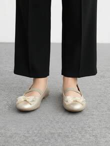 Bailarina para niña con lazo y pedrería, punta redonda, tira elástica, plana, estilo princesa para fiesta y uso diario - Dorado - Ver 3