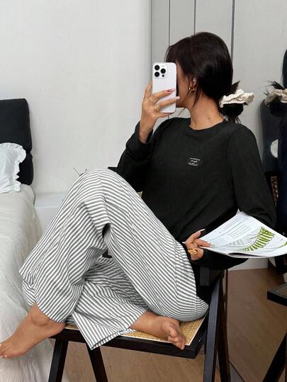 SHEIN 2件套纯色休闲字母拼接长袖T恤上衣和条纹提花睡裤套装，女士宽松秋冬睡衣