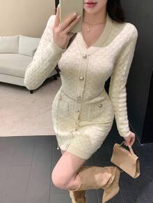 DAZY 女式优雅 V 领长袖单排扣修身针织连衣裙，秋季毛衣裙 - 米色 - 查看 2