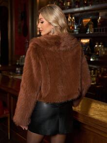 Gownix 女士秋冬仿皮草外套，宽松短款蓬松外套，优雅性感宽翻领棕色外套，万圣节女装，棕色西装外套，酒吧女装，棕色外套，女士皮草外套，派对新年圣诞节女装，秋冬女士保暖性感皮草外套，圣诞节女装，新年女装，优雅派对装 - 棕色 - 查看 2