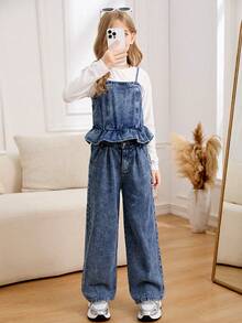 Conjunto de 3 peças de jeans estilo Y2K para meninas pré-adolescentes, incluindo: blusa jeans azul-claro com alças e babados, camiseta branca justa de manga comprida e calça jeans azul-claro com pernas largas. Tecido macio e confortável, adequado para uso diário, escola e deslocamento. - Azul e branco - Ver 6