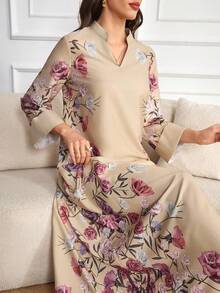 Al Najma 女士优雅花卉印花阿拉伯风格连衣裙 - 杏色 - 查看 1