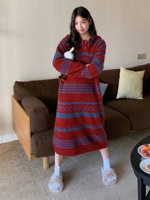 DAZY 女士宽松连帽中长家居连衣裙，半绒条纹提花图案，冬季蓬松舒适，睡衣风。