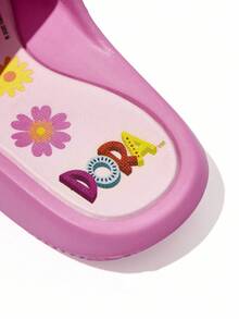DORA | SHEIN Cute Cartoon Pink Girl Children's Slippers, Toddlers And Children's Quick-Drying Bathroom Slippers, Light And Durable EVA Material, Can Be Worn Indoors, Bathrooms, Playgrounds, Swimming Pools, Beaches And Other Indoor And Outdoor, Flower Pattern - Pink - View 9