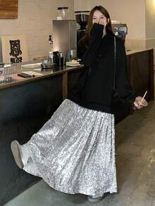 DAZY 女士休闲时尚街头宽松落肩连帽亮片下摆中长卫衣连衣裙，春秋季闪亮连衣裙 - 黑色 - 查看 2