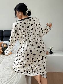 SHEIN 加大码心形印花V领荷叶边中长袖女士睡裙，冬季 - 米色 - 查看 2