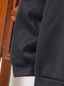 SHEIN 青少年男童单件休闲简约舒适百搭保暖超高性价比简约手写文字印花针织连帽卫衣，适合返校季；秋冬季、感恩节、圣诞节、冬季、冬季、舒适秋冬款式，卫衣 - 灰色 - 查看 4