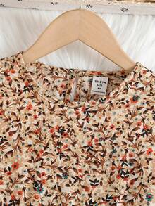 SHEIN Emery Rose Kids 年轻女孩碎花圆领泡泡袖修身休闲蛋糕 A 字连衣裙，秋冬，日常穿着，学校 - 卡其色 - 查看 10