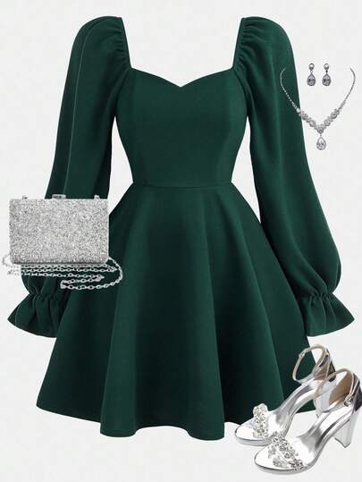 Girlism 少女纯色鸡心领A字腰连衣裙