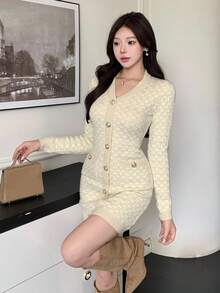 DAZY 女式优雅 V 领长袖单排扣修身针织连衣裙，秋季毛衣裙 - 米色 - 查看 8