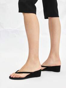 Mnmlis Women's Fashion Casual Commuting Wedge Flip Flops For Christmas - Black - View 5