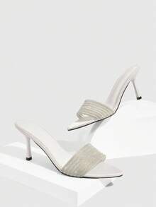 CUCCOO SZL Sandalias de vestir con estilo francés, puntera afilada, tacón alto de 8 cm, de satén blanco con adornos de rhinestones - Blanco - Ver 2