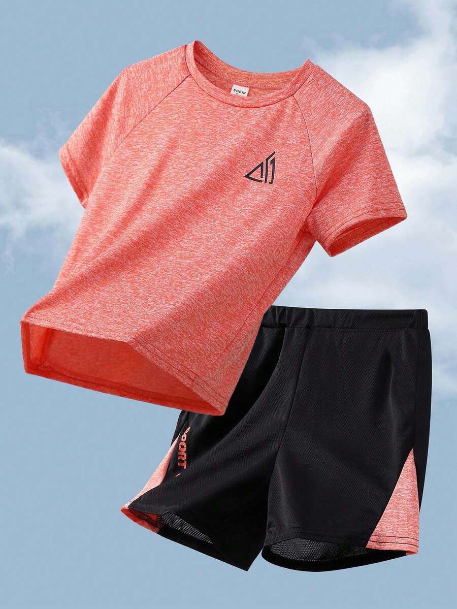 SHEIN 2 件套青少年男孩撞色块印花 T 恤和短裤运动套装；春装；青少年男孩服装；青少年男孩夹克，春季开学