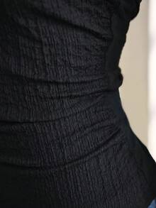 Maija 女式黑色纹理面料露背修身设计高端品质设计师系列现代都市休闲商务正式办公室着装低调优雅氛围城市通勤编辑精选城市社交节日派对多功能别致休闲咖啡厅休闲风格女式背心 - 黑色 - 查看 9