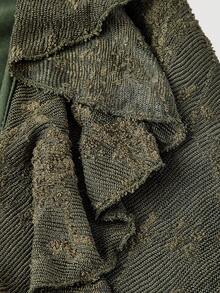 SHEIN MOD 女式花卉植绒拼布荷叶边下摆深 V 领中长连衣裙 - 軍綠色 - 查看 4