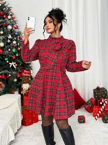 Elenzga Vestido mini de línea A con lazo y estampado de cuadros navideños para mujer de talla grande