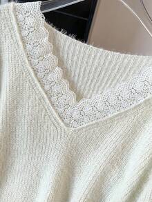 Selianne 女式 V 领蕾丝边拼布常规版型优雅淑女风格日常百搭仿皮草柔软舒适针织毛衣，秋冬 - 米色 - 查看 5