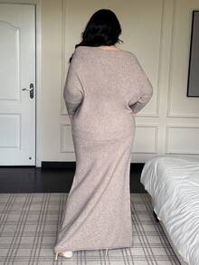 Vibekara 秋冬休闲露肩不对称蝙蝠袖针织毛衣和裙子套装 - 卡其色 - 查看 2