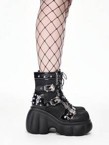 ROMWE Grunge Punk Giày bốt cổ ngắn mũi tròn màu đen thời trang phong cách Goth Punk đinh tán tối màu khóa kép đầu lâu đinh tán dây xích quai chéo cho nữ - màu đen - Xem 4