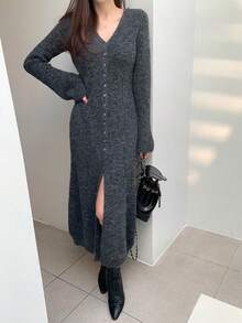 DAZY 女式超大V领单排扣长款开衫毛衣裙，法式优雅风格