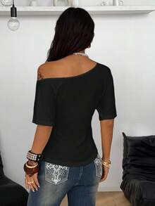 Coolane 女式纯色不对称肩部短袖打结腰部休闲T恤 - 黑色 - 查看 4