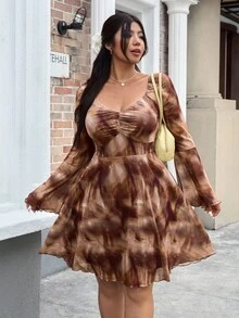 SHEIN EZwear 大码抽象扎染印花喇叭袖迷你连衣裙 - 彩色 - 查看 1