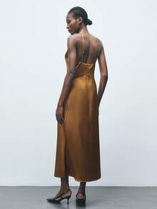 Maija Damen Mode sexy Satin Trägerkleid mit rückenfreiem Design