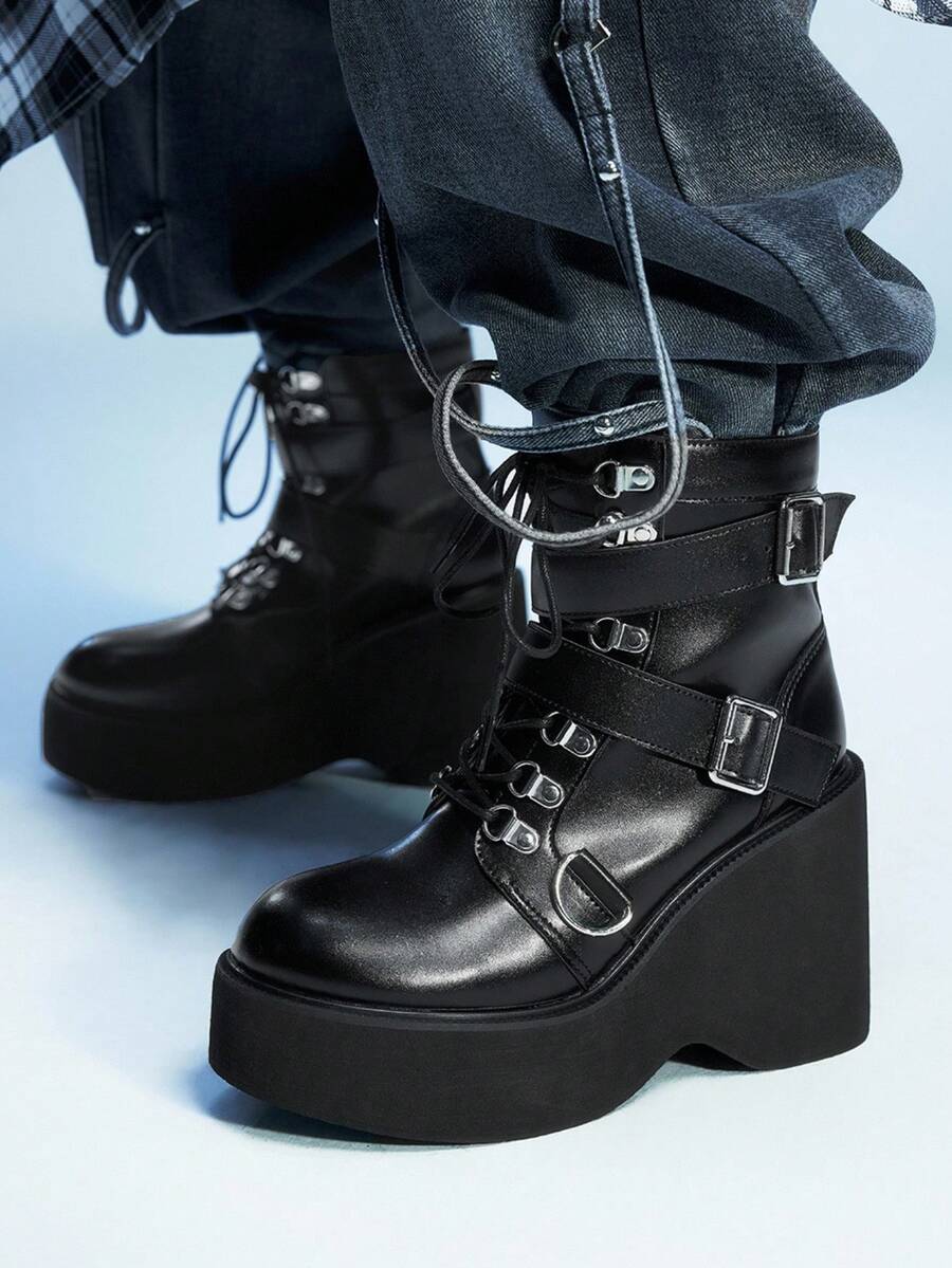 Sugerpunk 女士性感复古厚底粗跟踝靴，哥特式金属方形D形环铆钉系带踝靴 - 黑色 - 查看 1