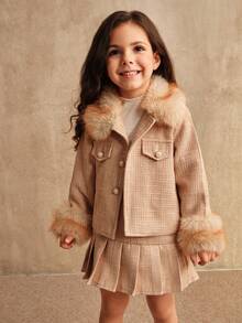 SHEIN 少女卡其色时尚搭配亲子装秋冬新款格纹毛领长袖上衣+百褶裙两件套 - 卡其色 - 查看 3