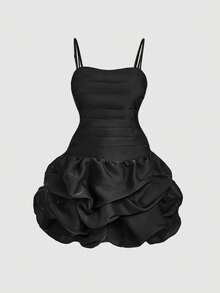 SHEIN MOD Robe camisole courte à volants floraux romantiques noire pour grandes tailles - Noir - Voir 1